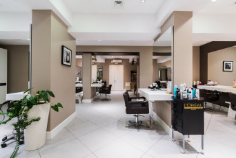 Как заработали парикмахерские и салоны красоты в Москве после самоизоляции